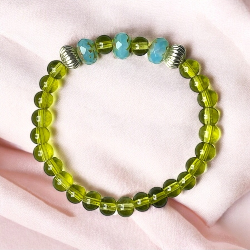 Peridot and Glass Beaded Bracelet